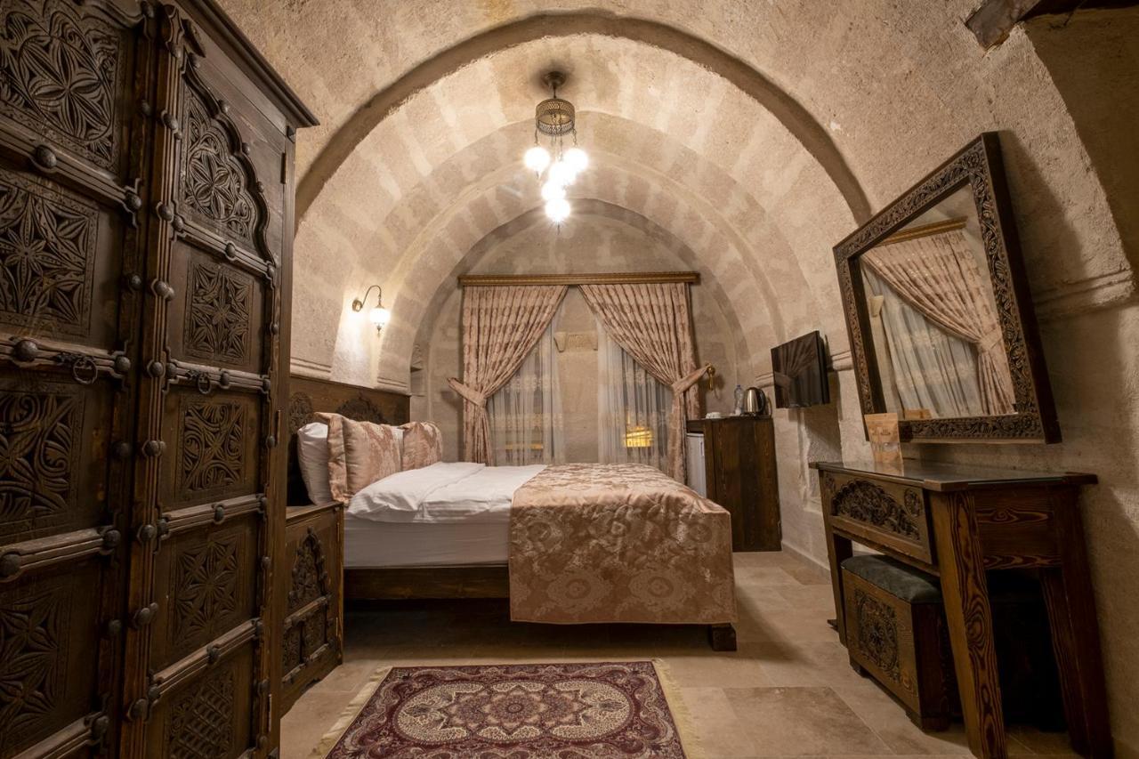 Underground Cave Hotel *